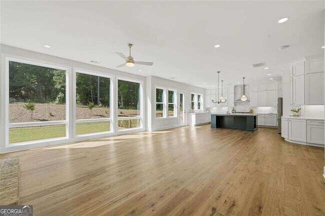 Building Photo - 401 Oakleigh Ave