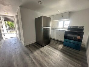 Building Photo - 4762 Canal Rd