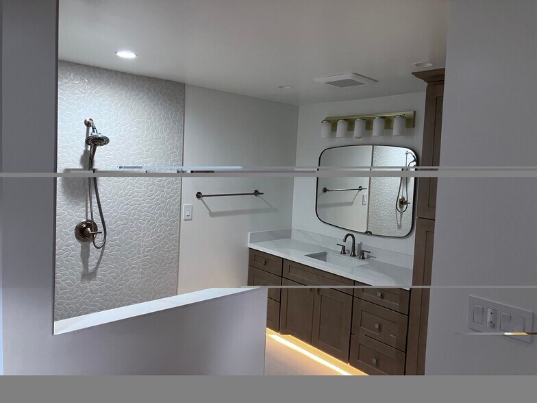 Building Photo - 21260 Almaden Rd