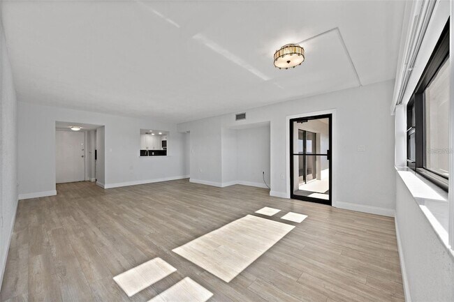 Building Photo - 4141 Bayshore Blvd