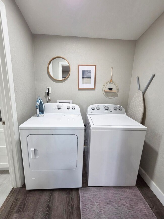 Building Photo - Private Studio | Utilities & Wi-Fi Included