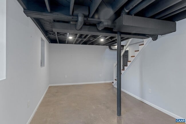 Building Photo - 905 Druid Ave