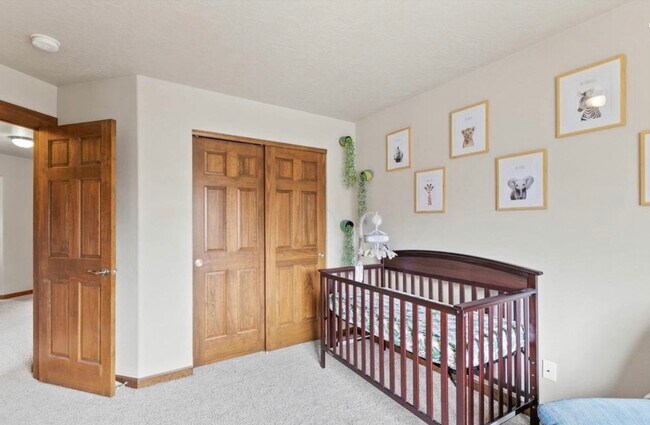 Building Photo - 17415 E Shamrock Ct