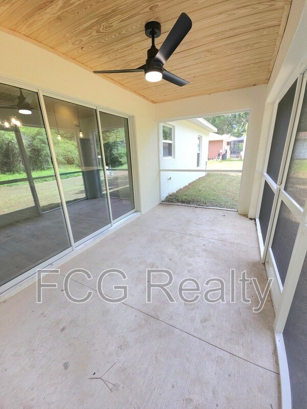 Building Photo - 6551 Hemlock Rd