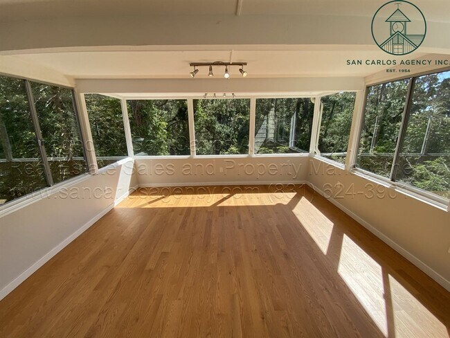 Building Photo - Private and Updated Three Bedroom Carmel H...