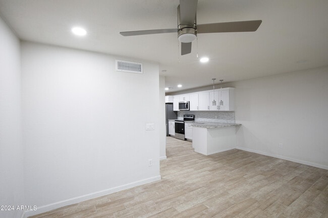 Building Photo - 5929 W Nancy Rd