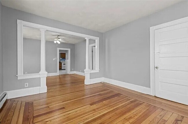 Building Photo - 16 Maplehurst Ave