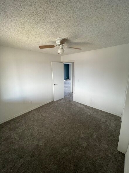 Building Photo - 2210 Split Rock Dr
