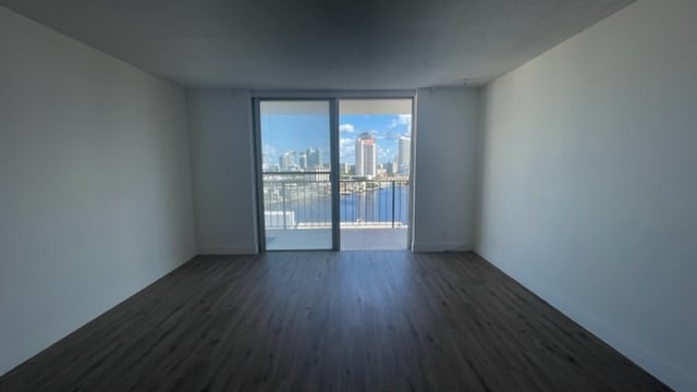 Building Photo - 427 Golden Isles Dr