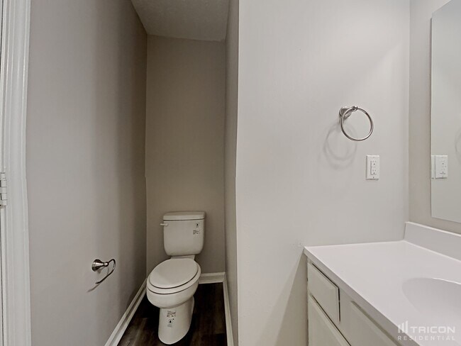 Building Photo - 6616 Dunsdin Dr