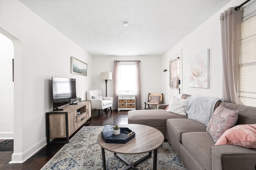 Building Photo - 6115 Ralston Ave