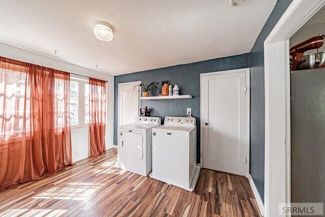 Building Photo - 2910 E Lincoln Rd