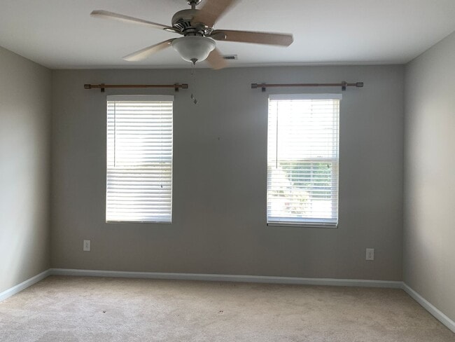 Building Photo - Perfectly Located 2 Bedroom Suite Townhome...