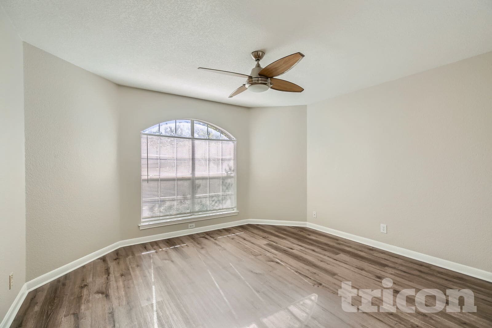 Building Photo - 12430 Canyon Ct