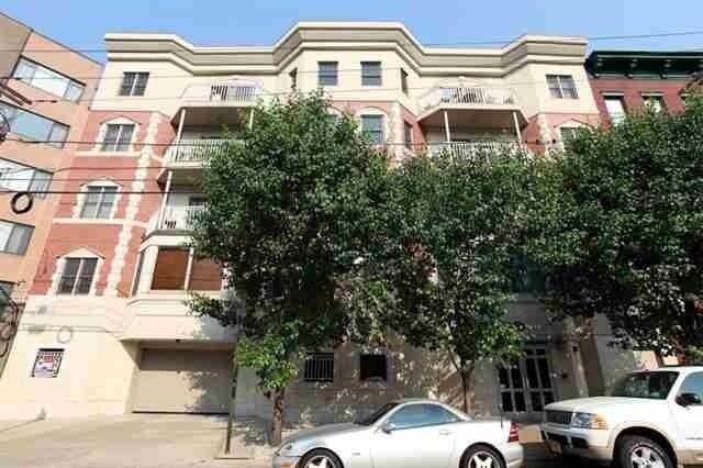 Building Photo - 108 Monroe St