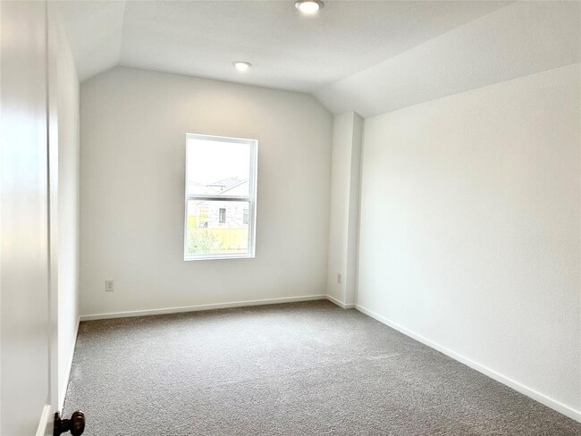 Building Photo - 26607 Woodland Strawberry Ln