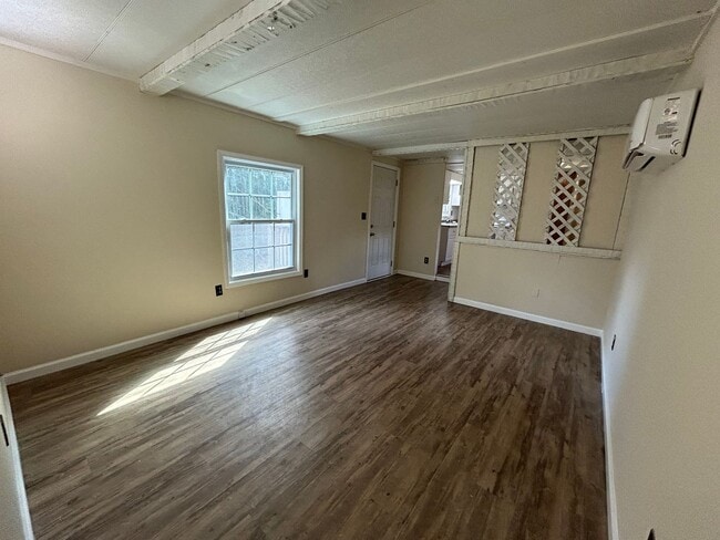 Building Photo - 2 Bedroom, 2 Bathroom- 153A Lone Oak Rd