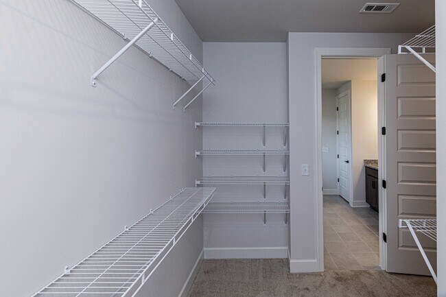 Building Photo - 5032 Ozment Dr