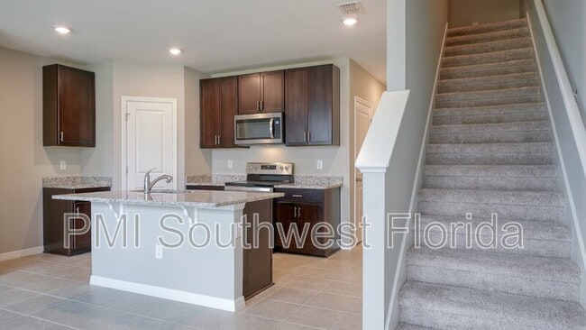 Building Photo - 5816 Ocean Isle Dr
