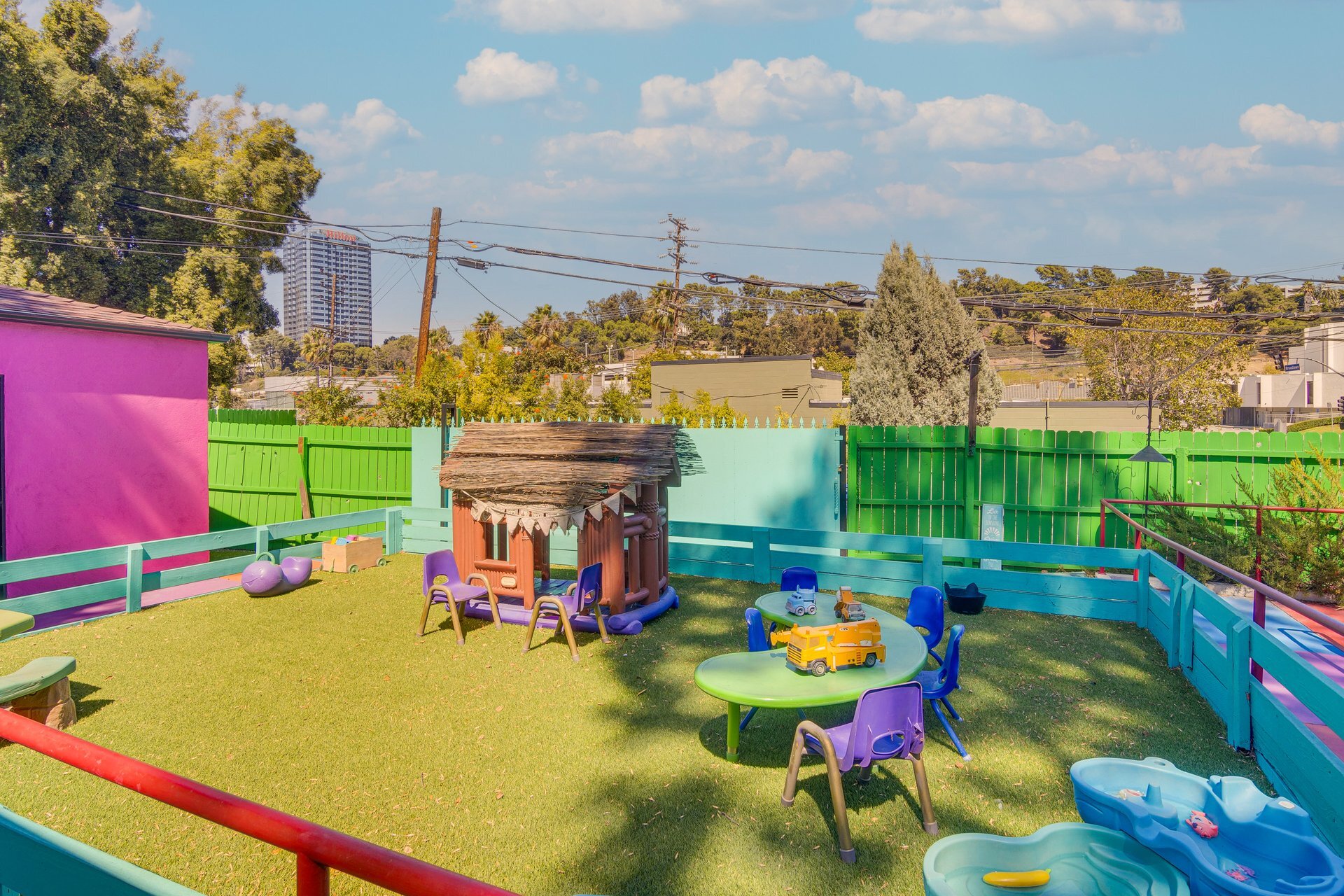 Building Photo - 3863 Broadlawn Dr