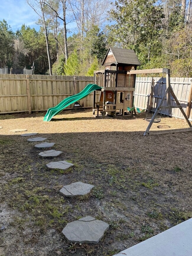 Building Photo - 9339 Vineyard Grove Ln NE