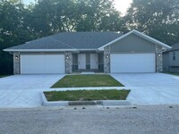 Building Photo - Beautiful newly built duplex in southwest ...