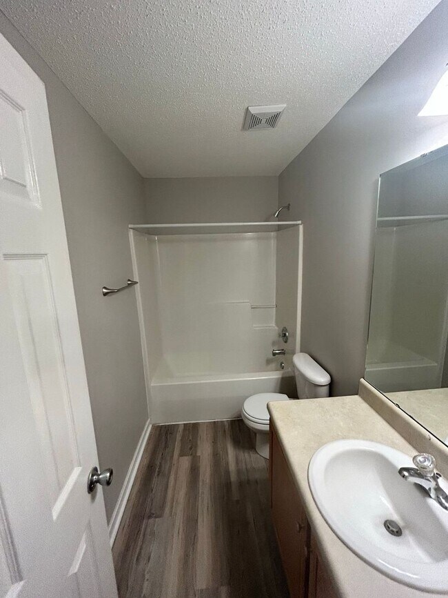 Building Photo - 1379 Pampas Cir