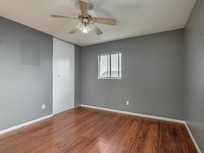 Building Photo - 2520 SW 68th St