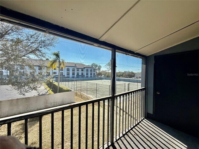 Building Photo - 2507 N Alafaya Trail