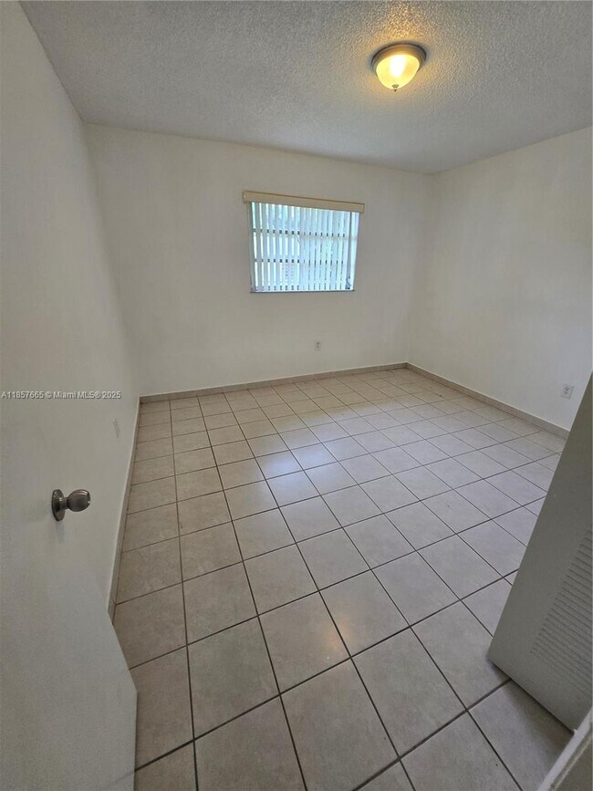 Building Photo - 8855 SW 27th St