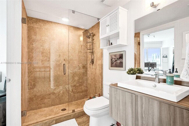 Building Photo - 350 S Miami Ave