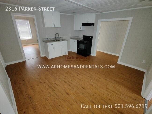 Building Photo - 2316 Parker St