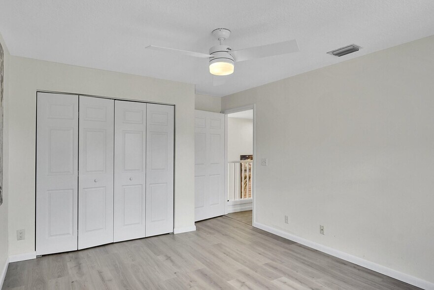 Building Photo - 3354 Greenview Ter W