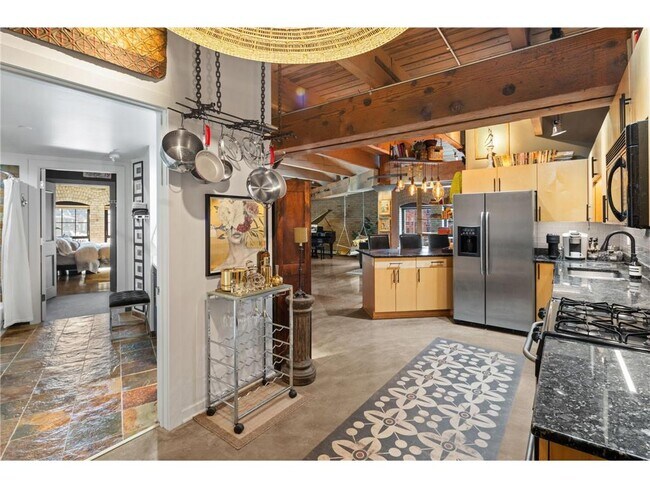 Building Photo - 404 N Washington Ave