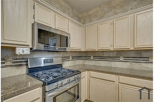 Building Photo - Spacious 4 Bedroom House in Mesquite