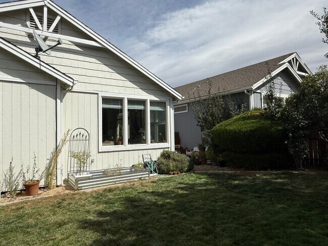 Building Photo - 4774 Cedarhill Ln
