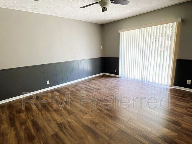 Building Photo - 10506 Rockaway Dr