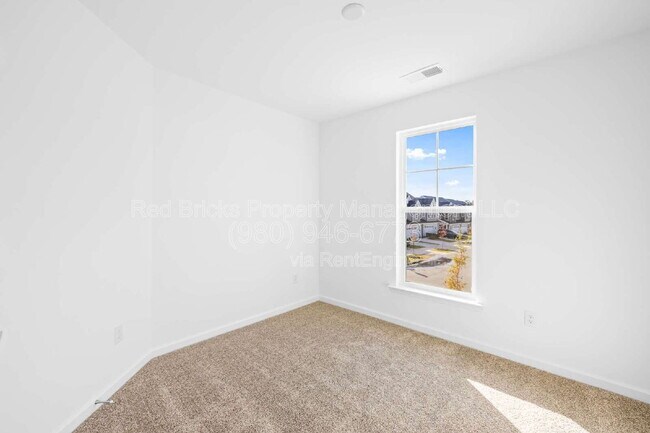 Building Photo - 17030 Patron Dr