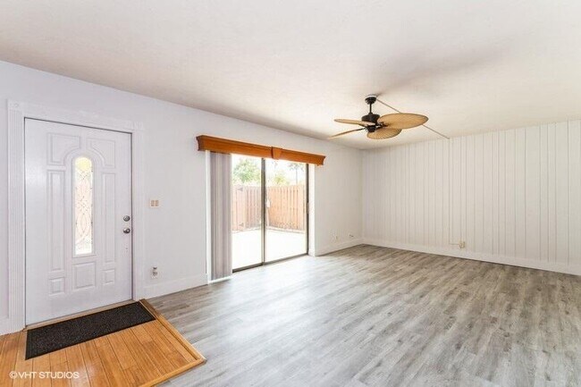 Building Photo - 6138 SE Riverboat Dr