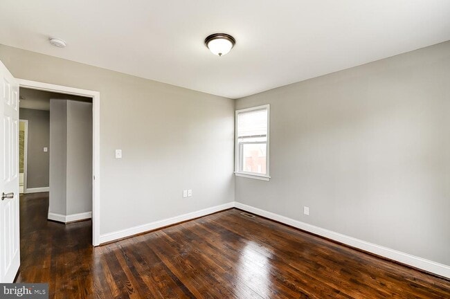 Building Photo - 707 Congress St SE