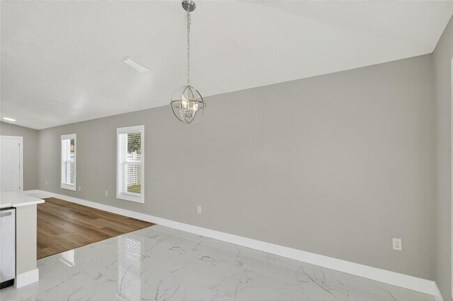 Building Photo - 10610 Boyette Creek Blvd