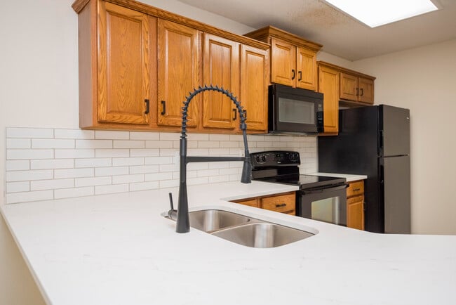 Building Photo - 3508 Berkshire