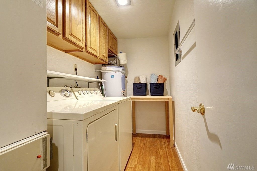 In-unit laundry room - 16929 Inglewood Rd NE