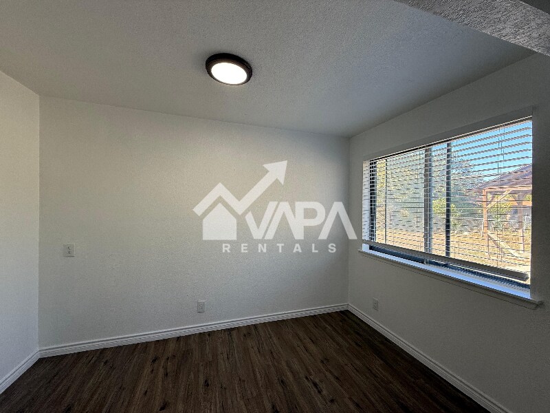 Building Photo - 551 Bertetti Dr