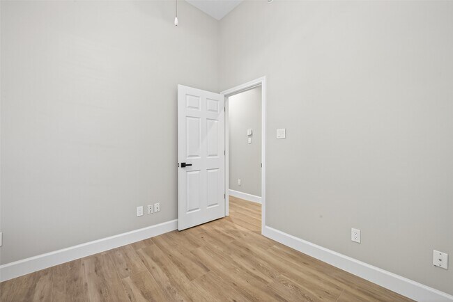 Building Photo - 3117 Cedar Knolls Dr