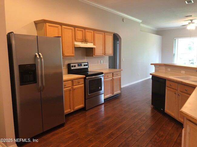 Building Photo - 12857 Chets Creek Dr N