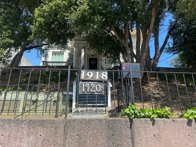 Building Photo - 1918 Sonoma Blvd