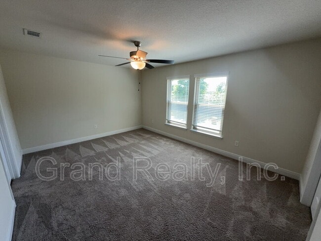 Building Photo - 4397 Village Oak Ln