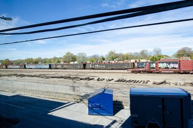 Building Photo - C Street Loft Available Early April!