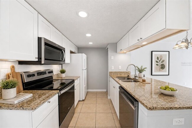 Building Photo - 2723 N Poinciana Blvd